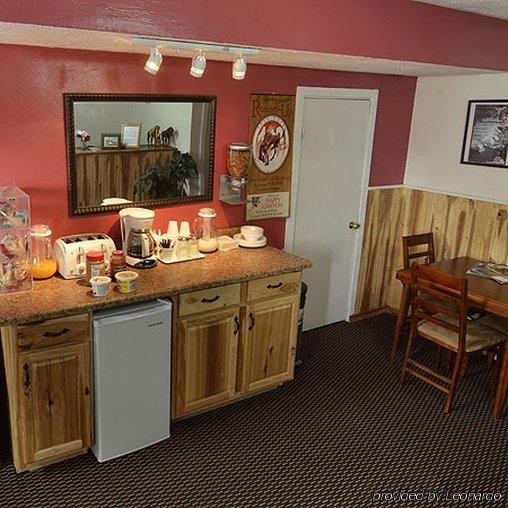 Rodeway Inn & Suites Пендлтон Ресторан фото