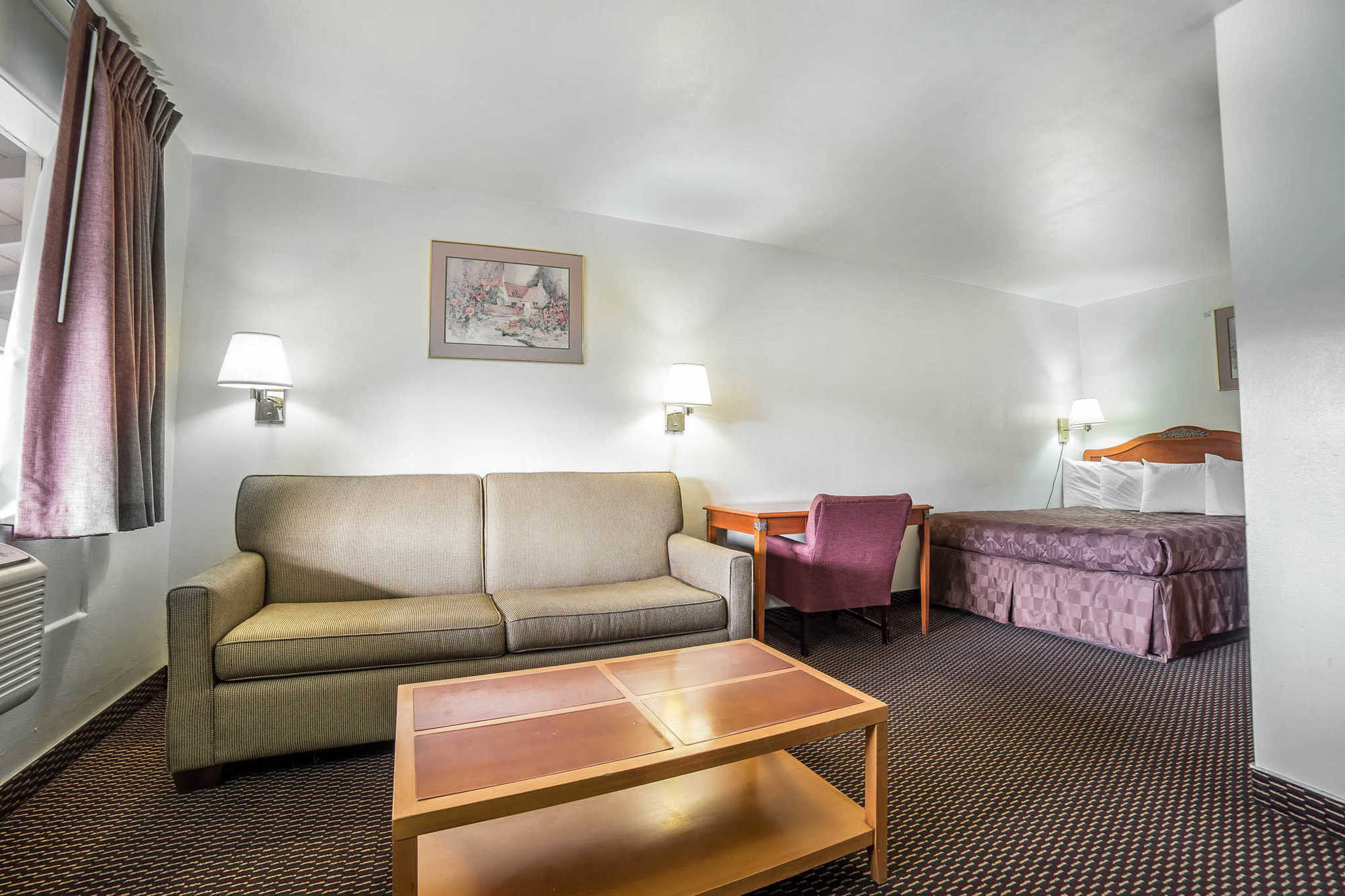 Rodeway Inn & Suites Пендлтон Номер фото